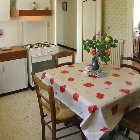 Three-bedroom Holiday In Plazac