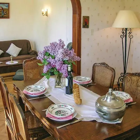 Дом отдыха Three-bedroom Holiday In