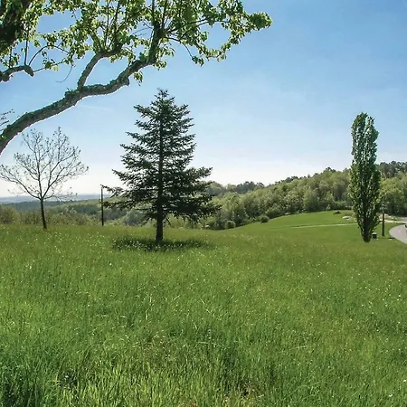 Three-bedroom Holiday In Дом отдыха